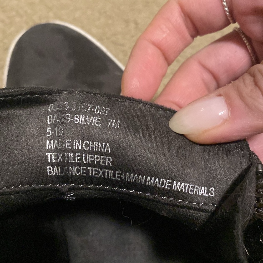 G.H. Bass & Co Silvie zip ankle booties, 7M - Picture 7 of 10